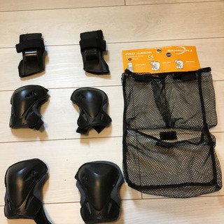 スケボー、インラインスケート用の膝、肘、手首のプロテクターの画像