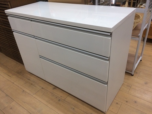 シンプルで使い勝手の良いキッチンカウンターです！