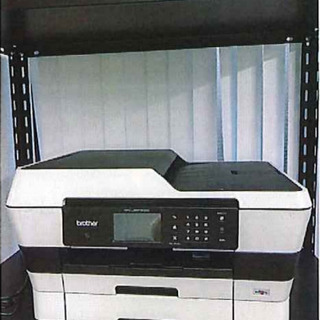 東京千代田区オフィス家具家電 全部一緒に13万円で売る 18年