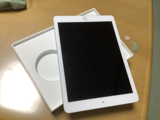 [美品]iPad (第 6 世代) Wi-Fi　128 GB　シルバー