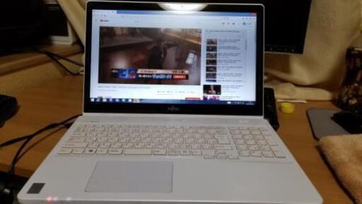 [今週中の取引なら20000円!!]ノートパソコン i7 4コア8スレッド タッチパネル 白色