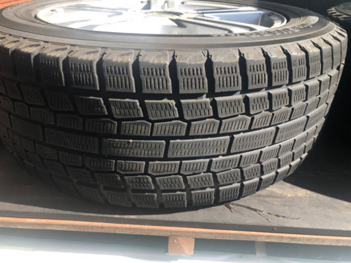スタッドレスタイヤ８月末で買取に出します
