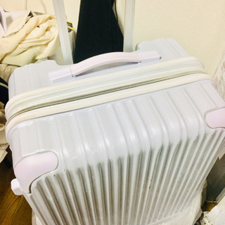 スーツケースの画像