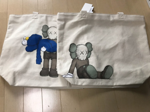 新品未使用 kaws UNIQLO Tシャツ XL4着 トートバッグ2つ