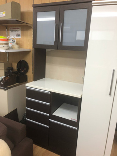 お盆キャンペーン20％OFF【リサイクルサービス八光　田上店　配達・設置OK】ブラウン　レンジボード付食器棚