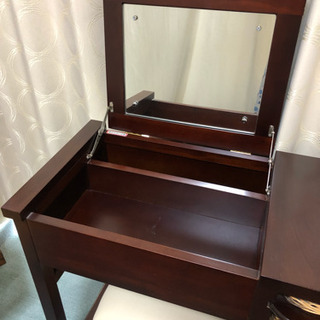 アジアンドレッサーの画像