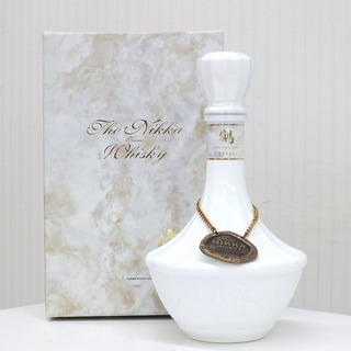 ニッカ　鶴　ウイスキー　洋酒　700ml