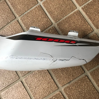 GSX-R-1000 カウル類 要補修