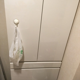 白い収納具の画像