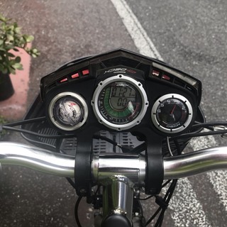 子供用自転車/24インチ/アルミフレーム/5段変速/オートライト（前後・ハンドル）スピードメーター、コンパス、ギア表示の画像