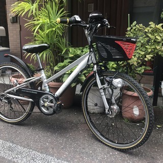 子供用自転車/24インチ/アルミフレーム/5段変速/オートライト（前後・ハンドル）スピードメーター、コンパス、ギア表示の画像