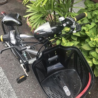 子供用自転車/24インチ/アルミフレーム/5段変速/オートライト（前後・ハンドル）スピードメーター、コンパス、ギア表示の画像
