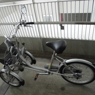 前が二輪の三輪車(中古品)