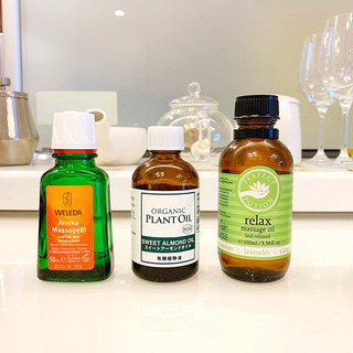 エッセンシャルオイル＆マッサージオイル11本（開封済）の画像