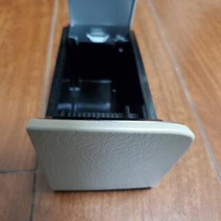 【更に値下げしました】ステップワゴン RF3 純正灰皿(取りに来...