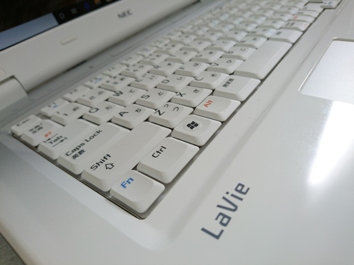 【取引中】　☆SSD搭載で快適☆　NEC　Lavie　15インチ　ホワイト　Windows10　