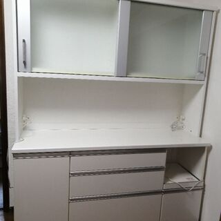 ニトリ食器棚　高さ199cm