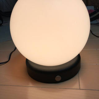 床置き白熱灯照明の画像