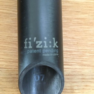 Fizik フィジーク Cyrano R1 カーボンシートポストの画像