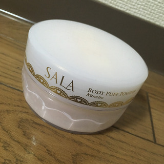 新品未使用サラ  ボディーパウダー
