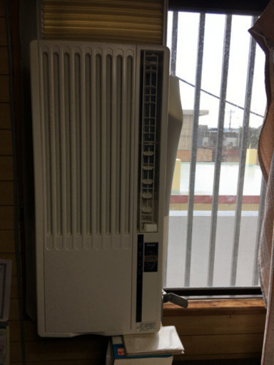窓型 クーラー