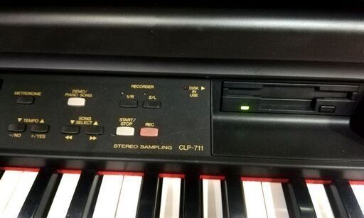 YAMAHA ヤマハ　電子ピアノ　Clavinova クラビノーバ　CLP-711　高さ調整椅子付き　88鍵　デジタル　録音