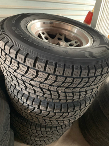 商談中⭐️265/70r15 ダンロップ ⭐️バリ山 スタッドレスタイヤホイール 4本セット サファリ等