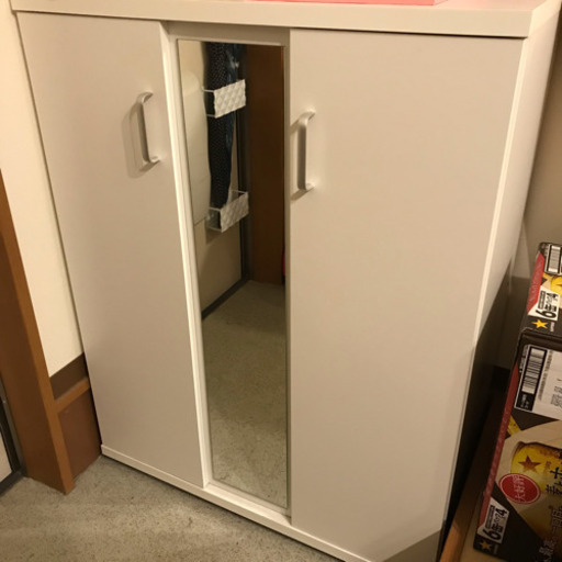 使用年数2年!!ミラー付き靴箱