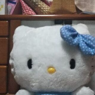 ハローキティの大きなふわふわぬいぐるみ