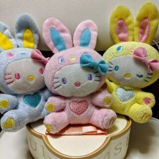 新品キティちゃんハンドタオル2点、美品マスコット3点