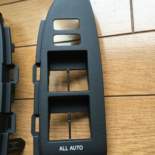 新車外し！！★30プリウス★パワーウインドウスイッチパネル★１台分★ 極上品！！★トヨタディーラー外し！！の画像