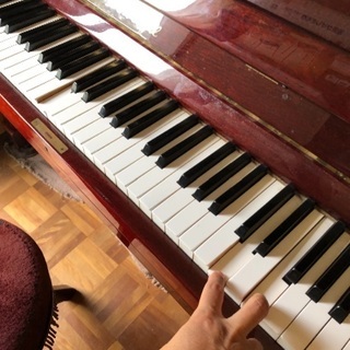 アップライトピアノの画像