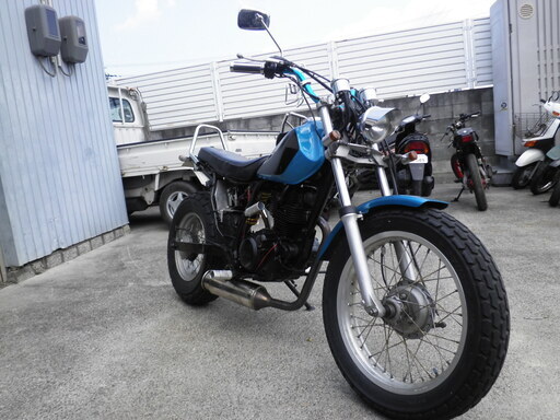 ヤマハTW200　カスタム。フル整備済み。外装綺麗不具合無し。自倍保険33年2月乗って帰れます。