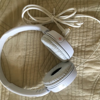 ほぼ未使用品 Sony ヘッドホン MDR-ZX110 ジッパー型イヤホンの画像