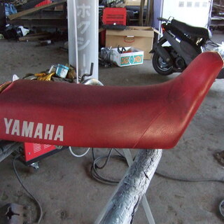 ヤマハDT50シート中古