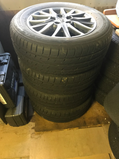 トヨタノアに履かせていたタイヤになります。