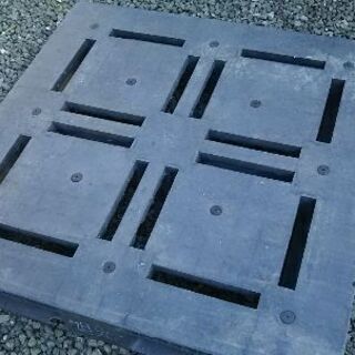 パレット(プラスチック) 1.1*1.1m No.2
