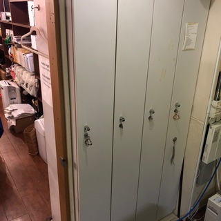 ロッカー　4列の画像