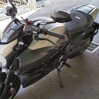 DUCATI　ディアベルチタニユム　希少車