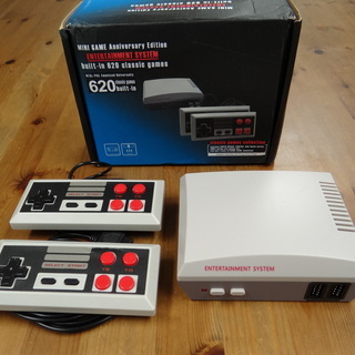 テレビゲーム機　クラシックゲームがたくさんプレイ可　美品