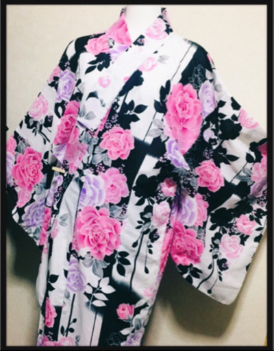 ご購入者様決定［しまむら✦訳あり美品］姫系薔薇柄浴衣  派手柄ピンクローズ ギャル系プリンセス