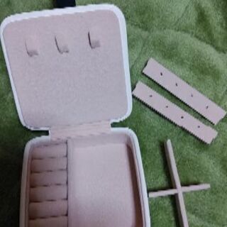 【値下げ！】携帯ジュエリーボックス　の画像