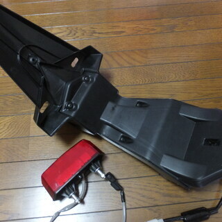 グロム　ＧＲＯＭ　JC61　純正リアフェンダー　テールランプ　セットです。　中古　美品です。の画像