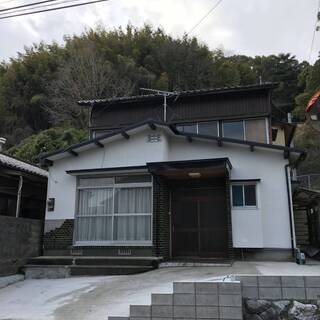 ２階建て戸建て賃貸　6ＬＤＫ　駐車場２台　敷金礼金０円　ペット可...