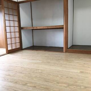 ２階建て戸建て賃貸　6ＬＤＫ　駐車場２台　敷金礼金０円　ペット可　外国人可　生活保護可 − 福岡県