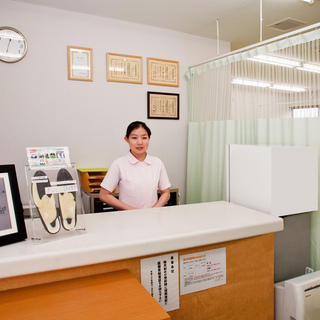 ★週2回からでもOK★　整骨院の受付及び補助スタッフ募集‼の画像