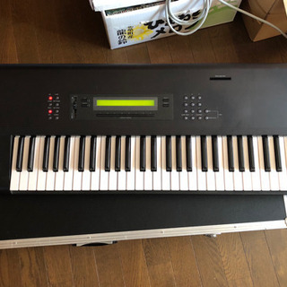 シンセサイザー KORG M1