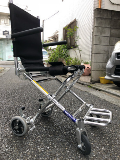 軽量・折りたたみ車椅子