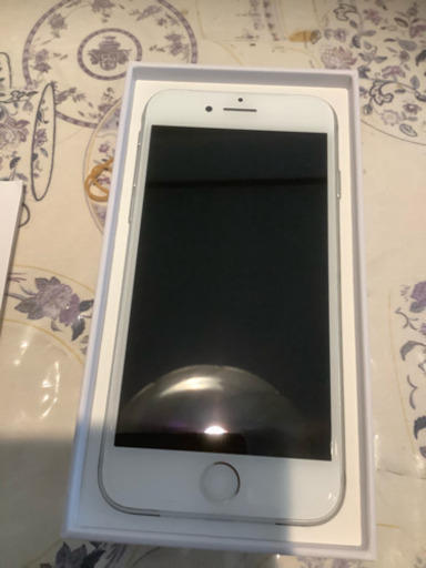 iPhone 8 Silver 64 GB 新品★