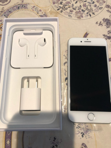 iPhone 8 Silver 64 GB 新品★